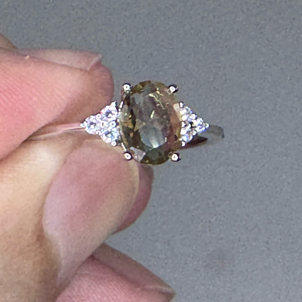Elegant Silver and Gold Oval Ring